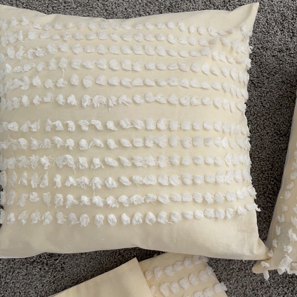 Lemon Throw Pillows & 2 Shams. - Picture 2 of 4